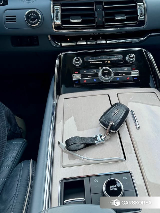 Lincoln Navigator 4th generation 2021 Черный из Кореи, фото 2