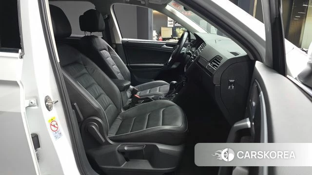 Volkswagen Tiguan second Generation 2020 Белый из Кореи, фото 2