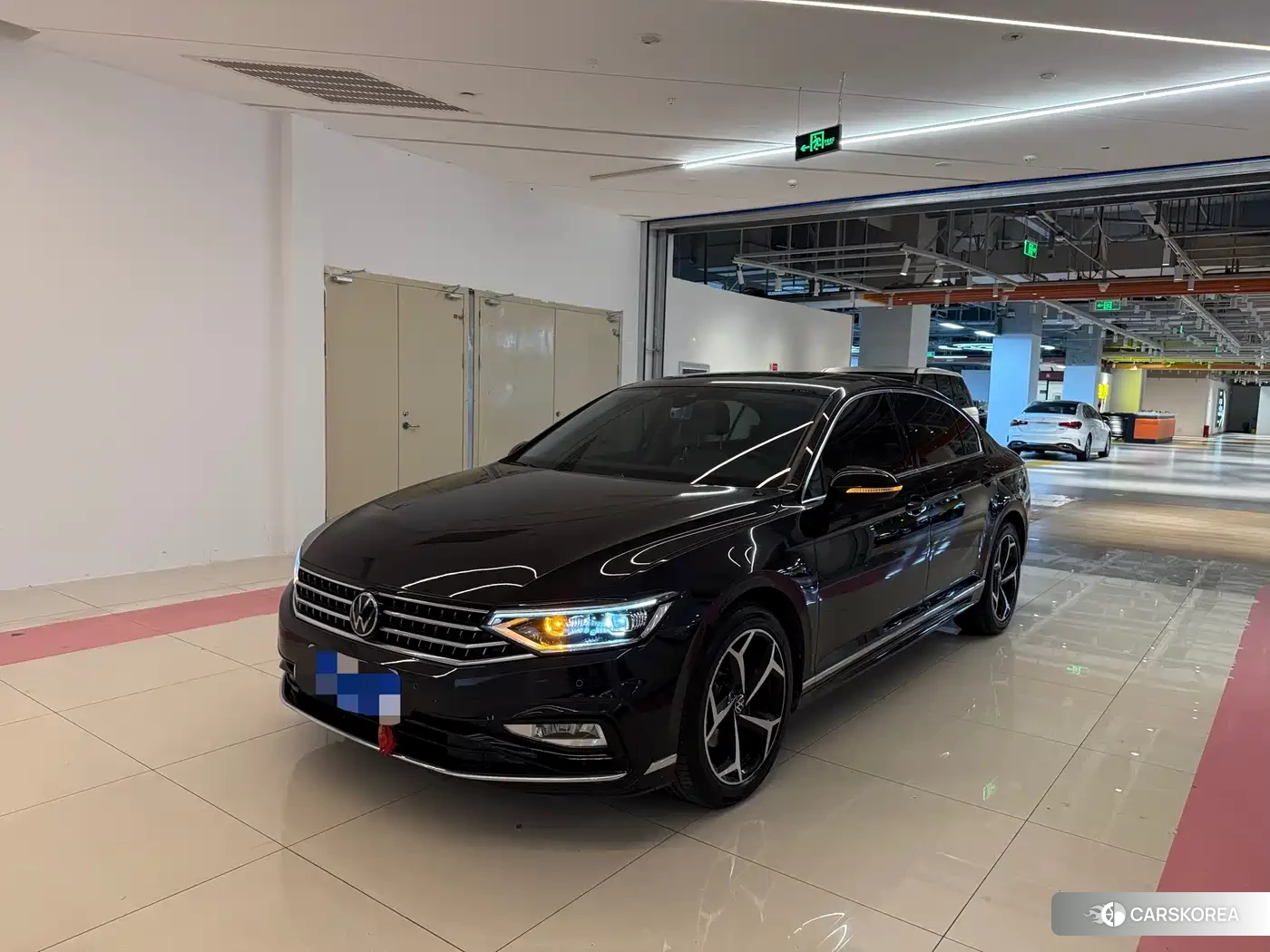 Volkswagen Magotan 2024 Черный из Китая, фото 3