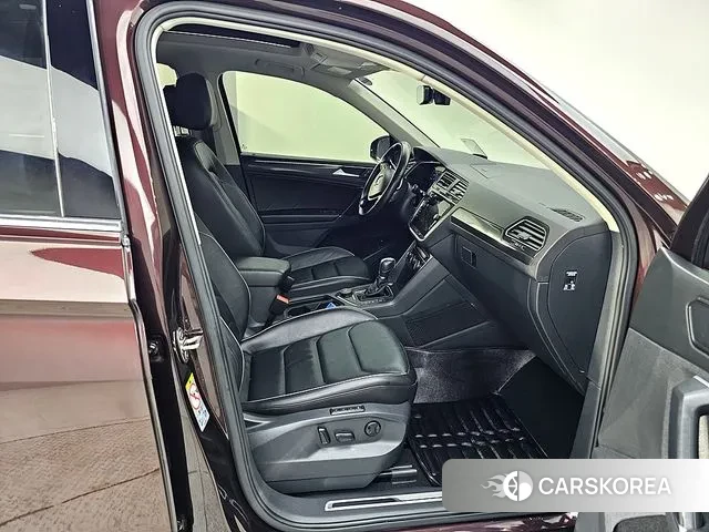 Volkswagen Tiguan second Generation 2018 Фиолетовый из Кореи, фото 2