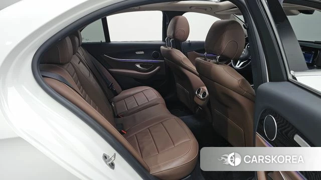 Mercedes-Benz E-Class W213 2020 Белый из Кореи, фото 2