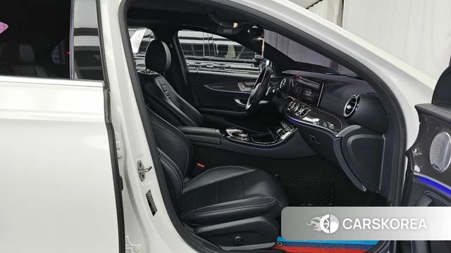Mercedes-Benz E-Class W213 2019 Белый из Кореи, фото 2