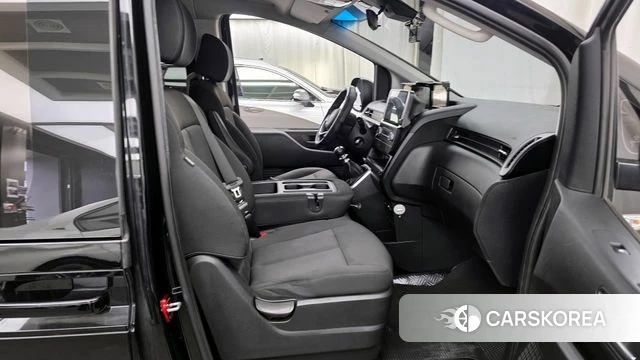 Hyundai Staria 2021 Черный из Кореи, фото 2