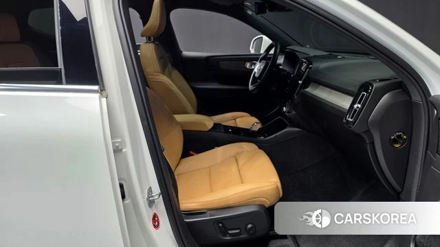 Volvo XC40 2020 Белый из Кореи, фото 2