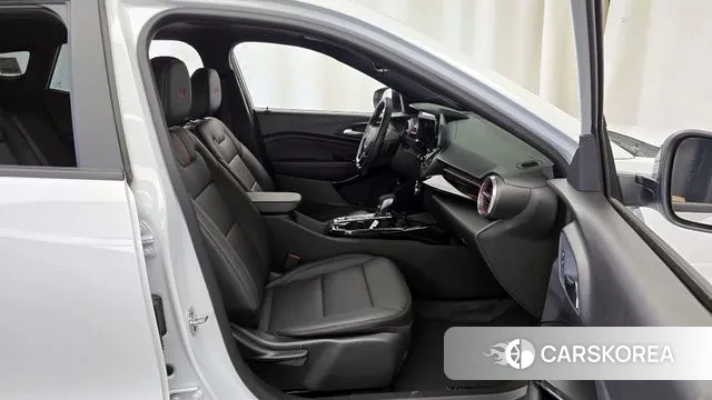 Chevrolet (GM Daewoo) Trax Crossover 2024 Белый из Кореи, фото 2