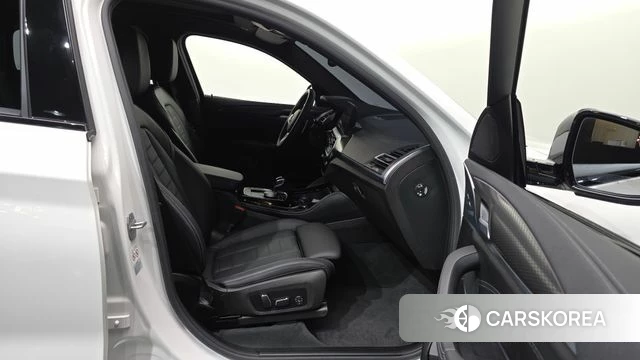 BMW X4 (G02) 2024 Белый из Кореи, фото 2