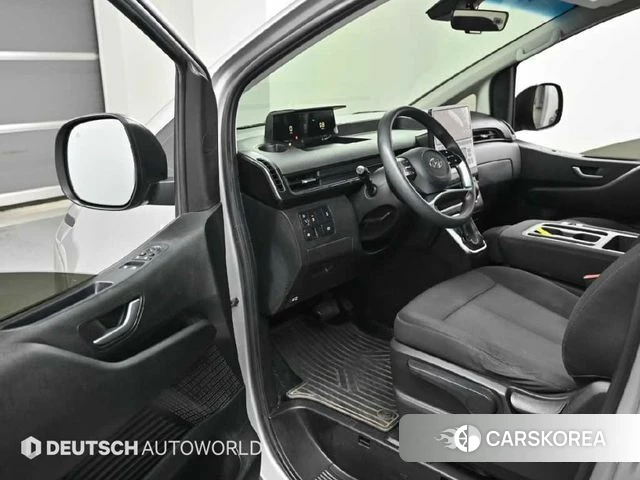 Hyundai Staria 2022 Серебристо-серый из Кореи, фото 2