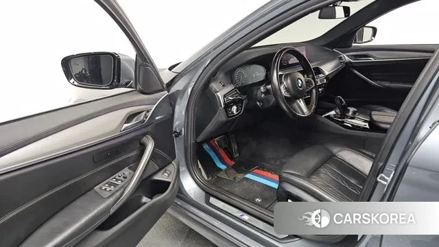 BMW 5 Series (G30) 2019 Цвет галактики из Кореи, фото 2