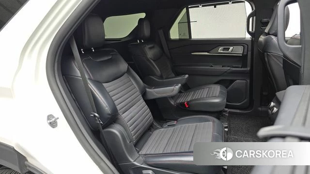 Ford Explorer 6th Generation 2025 Белый из Кореи, фото 2