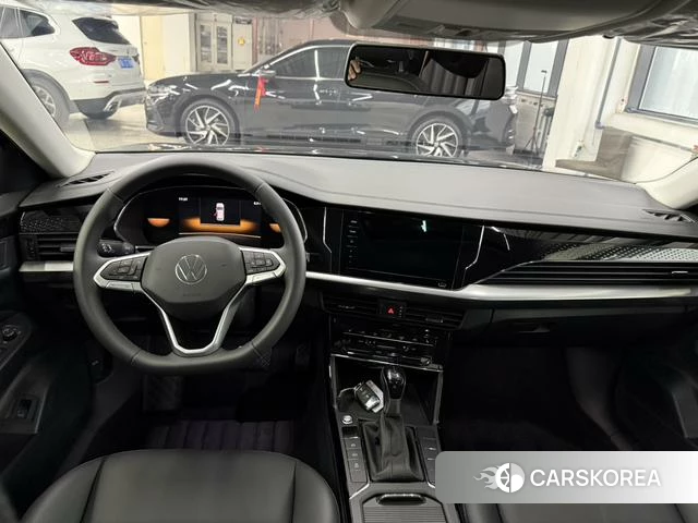 Volkswagen Passat 2023 Черный из Китая, фото 2