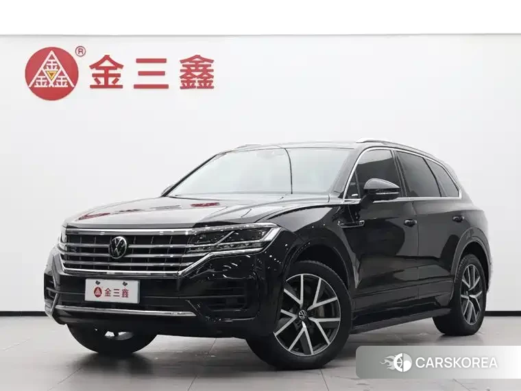 Volkswagen Touareg 2024 Черный из Китая, фото 2
