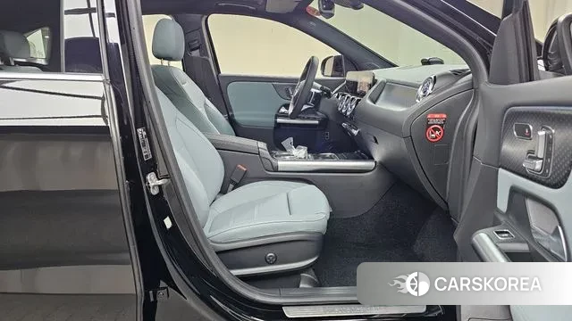 Mercedes-Benz GLA - Class H247 2025 Черный из Кореи, фото 2