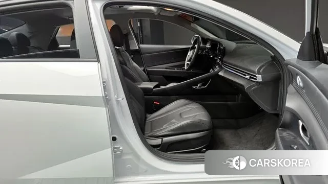 Hyundai The New Avante (CN7) 2023 Белый из Кореи, фото 2