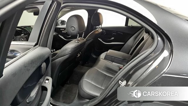 Mercedes-Benz C-Class W205 2020 Серый из Кореи, фото 2