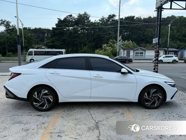 Hyundai The New Avante (CN7) 2023 Белый из Кореи, фото 2