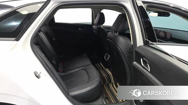 Kia The New K5 3rd generation 2025 Белый из Кореи, фото 2