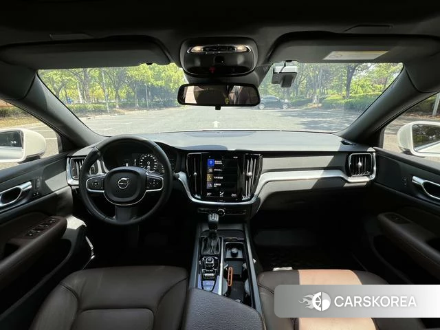 Volvo S60 2021 Белый из Китая, фото 2