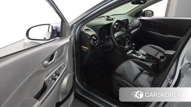 Hyundai Kona 2020 Светло-серебряный цвет из Кореи, фото 2