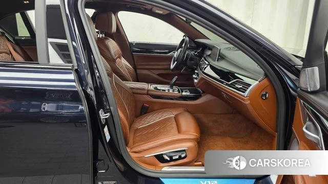 BMW 7 Series (G11) 2020 Черный из Кореи, фото 2