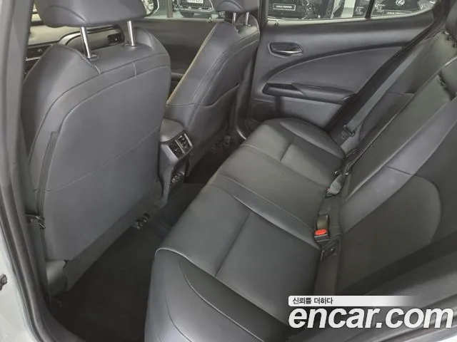 Lexus UX300e 2022 Белый из Кореи, фото 2