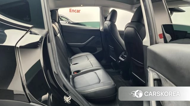 Tesla Model Y 2023 Черный из Кореи, фото 2