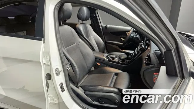 Mercedes-Benz C-Class W205 2018 Белый из Кореи, фото 2