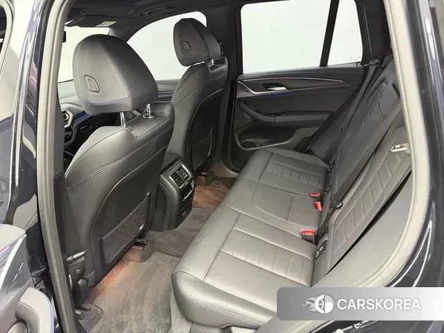 BMW iX3 2023 Черный двухцветный из Кореи, фото 2