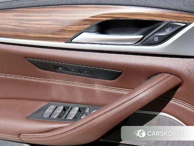 BMW 5 Series (G30) 2023 Белый из Кореи, фото 2