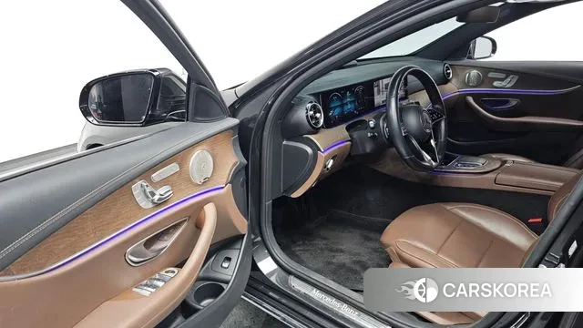 Mercedes-Benz E-Class W213 2022 Черный из Кореи, фото 2