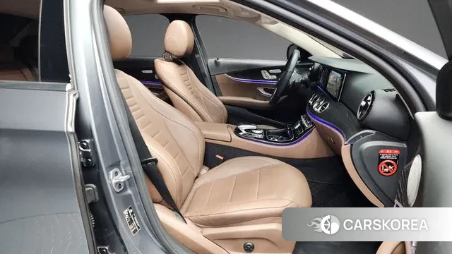Mercedes-Benz E-Class W213 2019 Серый из Кореи, фото 2