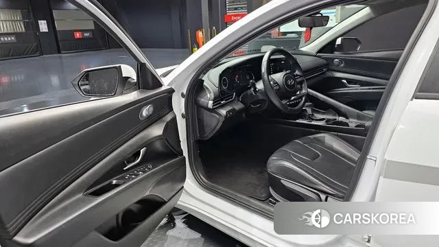 Hyundai The New Avante (CN7) 2023 Белый из Кореи, фото 2