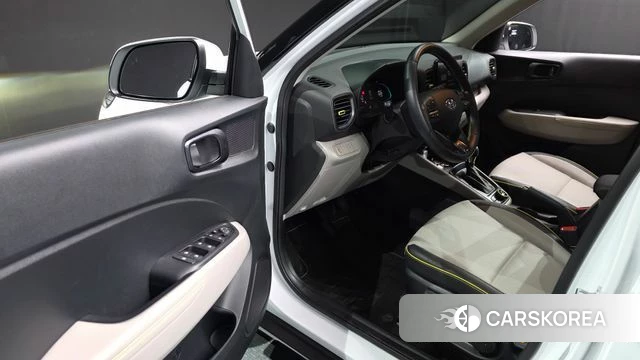 Hyundai Venue 2022 Белый из Кореи, фото 2