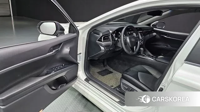 Toyota Camry (XV70) 2019 Белый из Кореи, фото 2