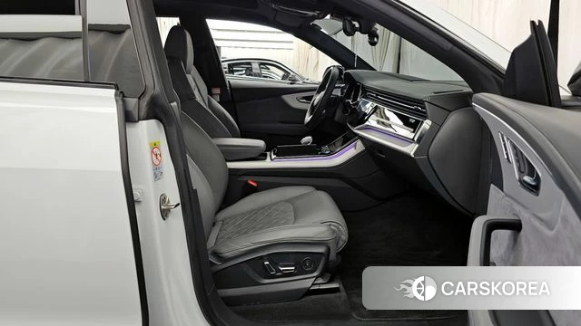 Audi Q8 (4M) 2022 Белый из Кореи, фото 2