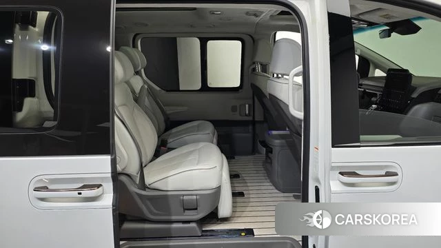Hyundai Staria 2023 Белый из Кореи, фото 2