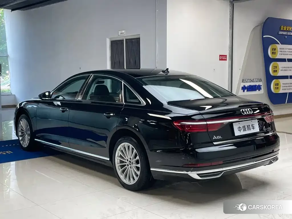 Audi A8 2021 Черный из Китая, фото 3