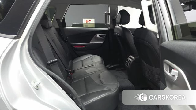 Kia Niro Plus 2022 Серебряный из Кореи, фото 2