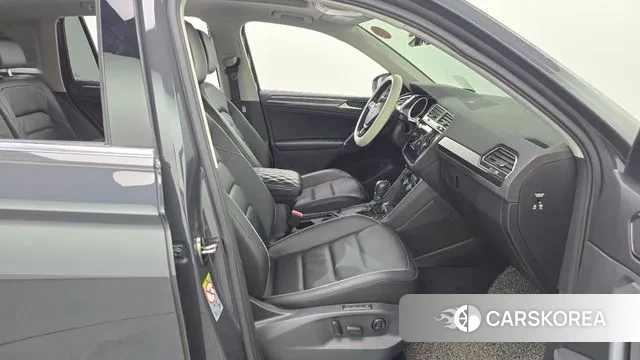 Volkswagen Tiguan second Generation 2018 Серый из Кореи, фото 2