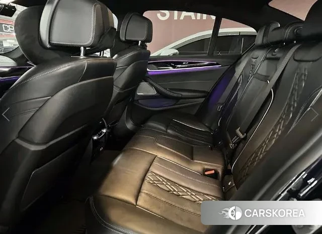 BMW 5 Series (G30) 2021 Черный из Кореи, фото 2