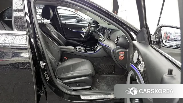 Mercedes-Benz E-Class W213 2018 Черный из Кореи, фото 2