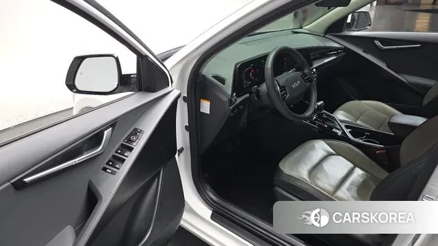 Kia Di Ol Nu Niro 2022 Белый из Кореи, фото 2