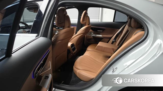 Mercedes-Benz E-Class W214 2024 Серебристо-серый из Кореи, фото 2