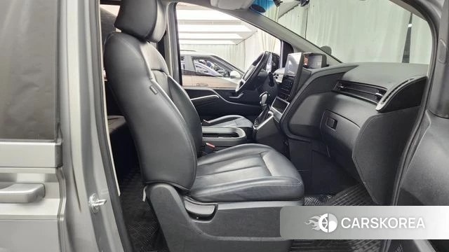 Hyundai Staria 2022 Серебристо-серый из Кореи, фото 2