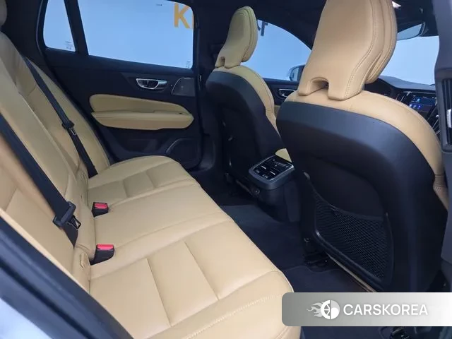 Volvo V60 Cross-Country 2nd Generation 2025 Белый из Кореи, фото 2