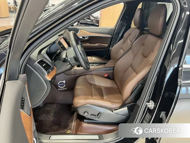 Volvo XC90 2024 Черный из Китая, фото 2