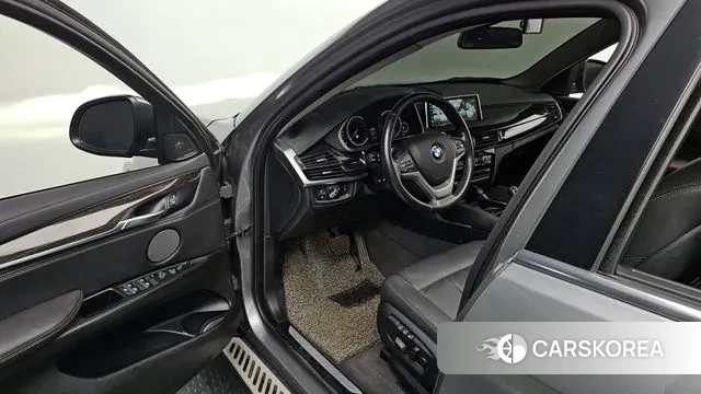 BMW X6 (F16) 2018 Серебристо-серый из Кореи, фото 2