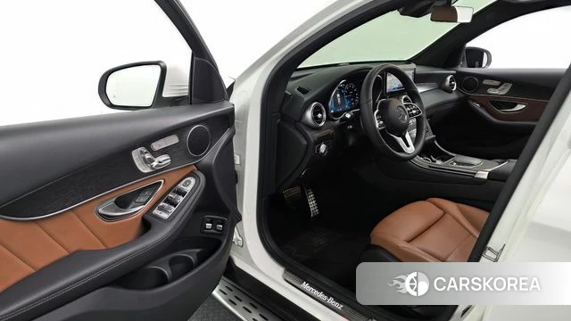 Mercedes-Benz GLC-Class X253 2021 Белый из Кореи, фото 2