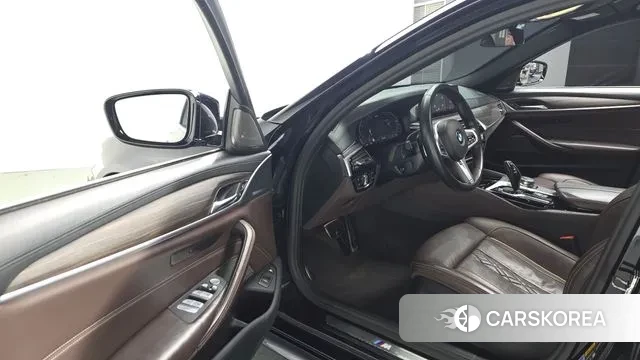 BMW 5 Series (G30) 2020 Черный из Кореи, фото 2