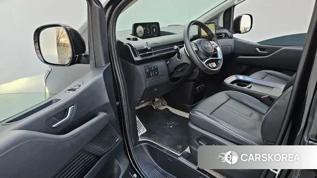 Hyundai Staria 2022 Черный из Кореи, фото 2