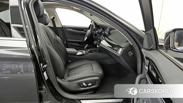 BMW 5 Series (G30) 2019 Серый из Кореи, фото 2